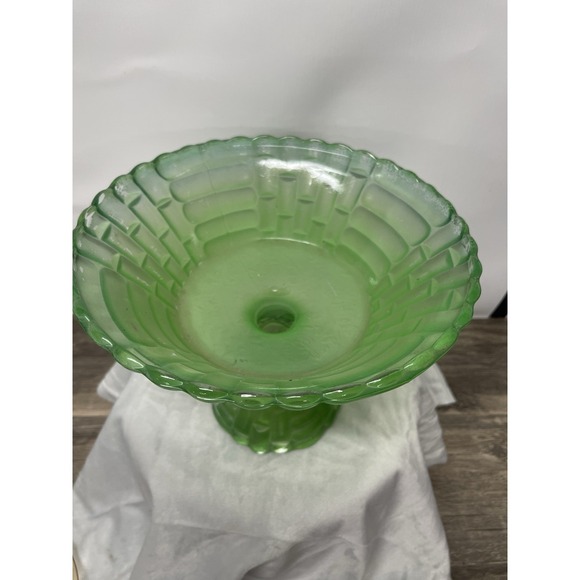 Vtg Green Pressed Glass Pedestal Compote Bowl 9" Wide Heavy Footed Centerpiece - Picture 2 of 11